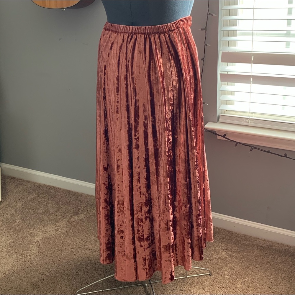 Crushed pink velvet skirt